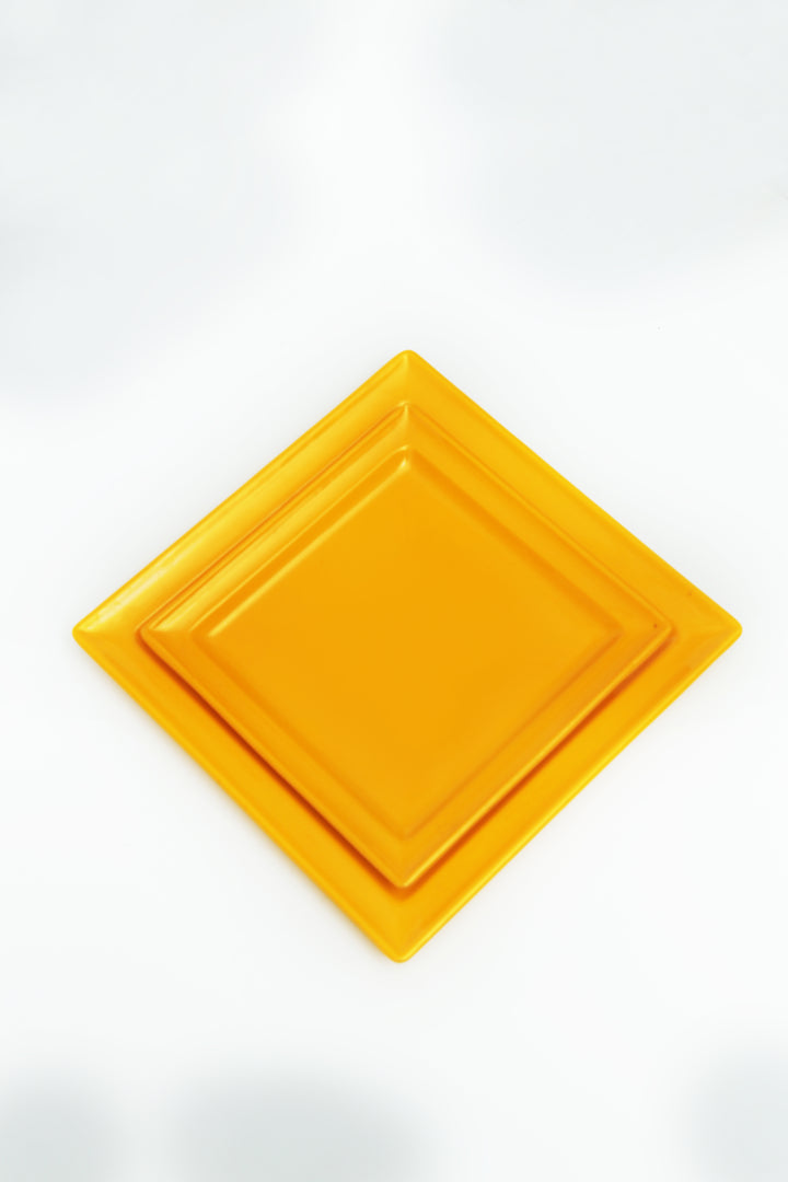 Large plain plate
